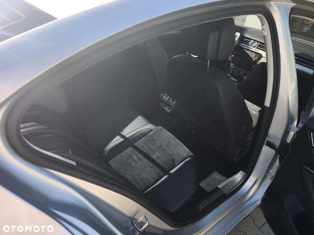 Volkswagen Passat - 15