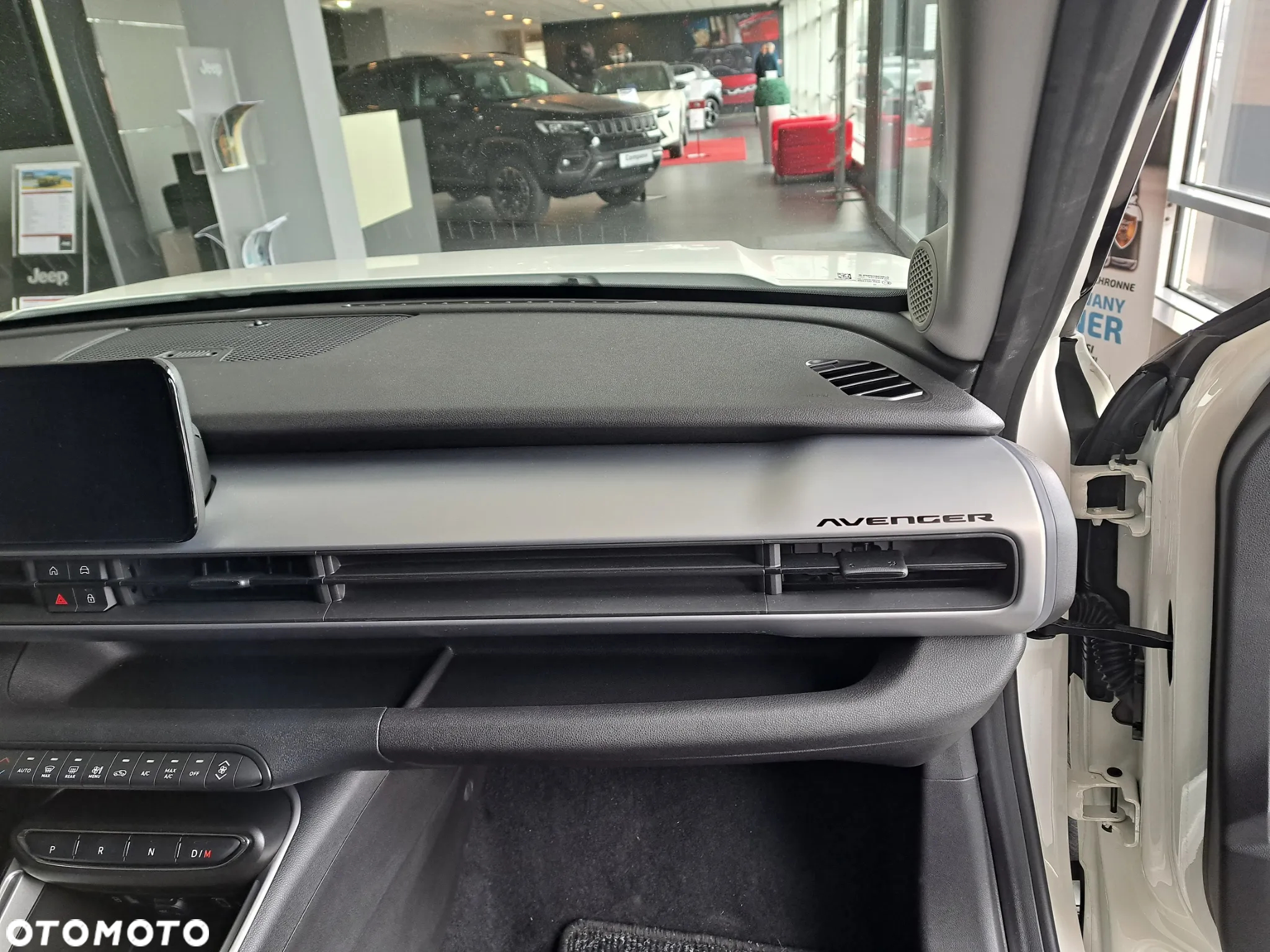 Jeep Avenger 1.2 T3 mHEV Altitude FWD eDCT6 - 14
