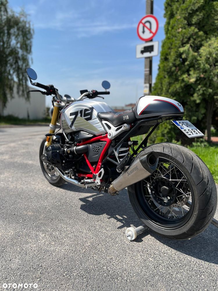 BMW R - 1