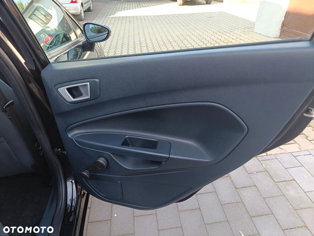 Ford Fiesta 1.25 Celebration - 12