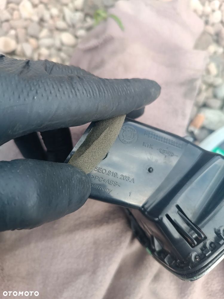 KRATKA NAWIEWU WLOT DYFUZOR SKODA OCTAVIA III TYŁ 5E0819203A - 2