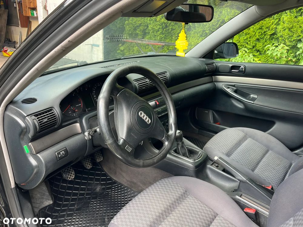Audi A4 Avant - 16