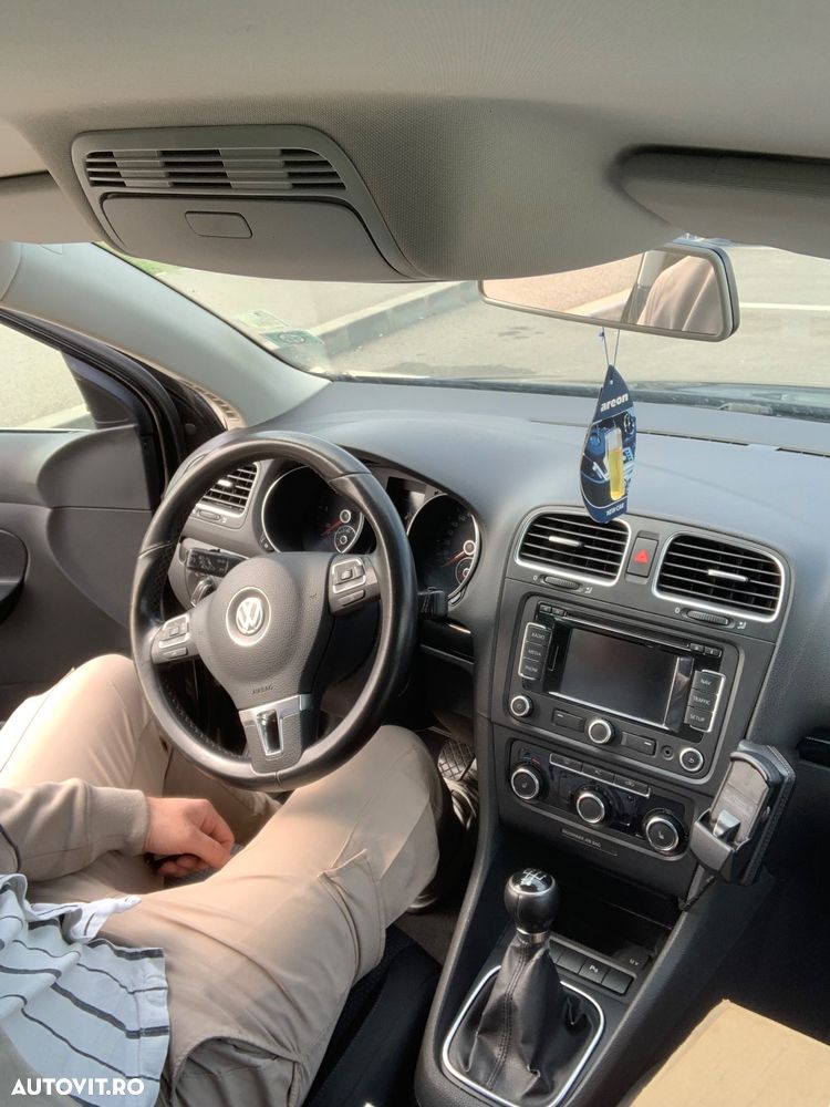 Volkswagen Golf 1.6 TDI DPF BlueMotion - 20