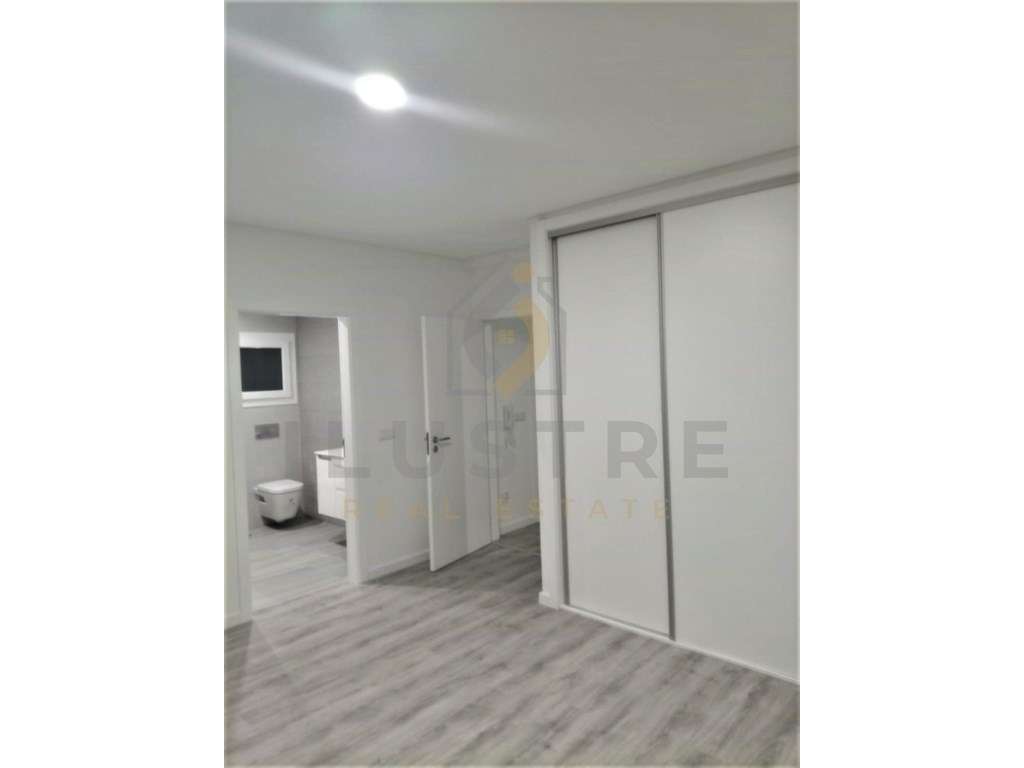 Moradia T4 em construção na zona de Fernão Ferro - Grande imagem: 5/21