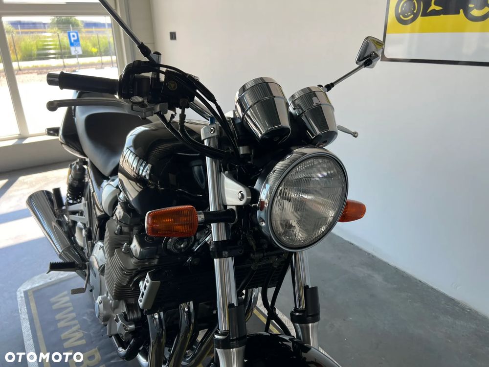Yamaha XJR - 23