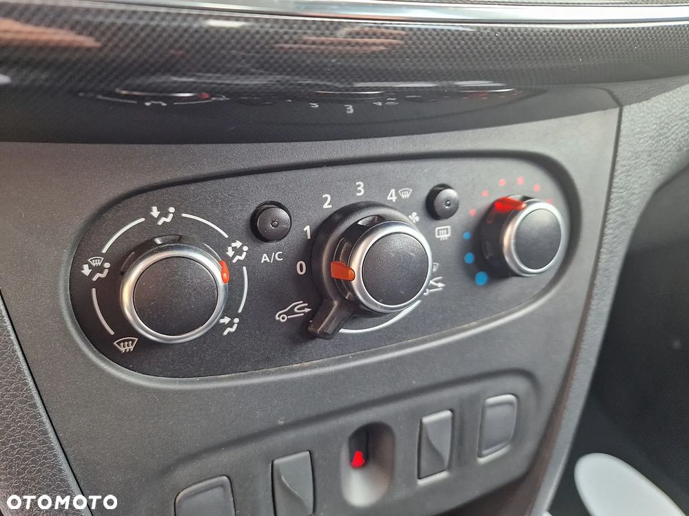 Dacia Sandero 1.0 TCe Laureate S&S - 14