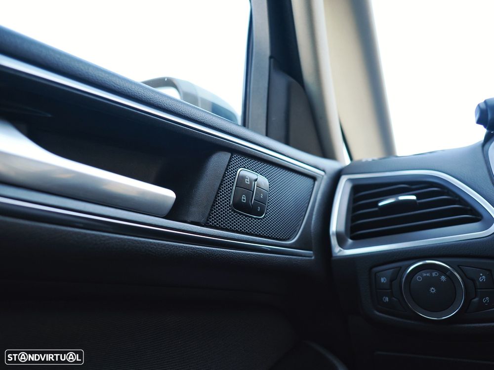 Ford S-Max 2.0 TDCi Titanium - 8