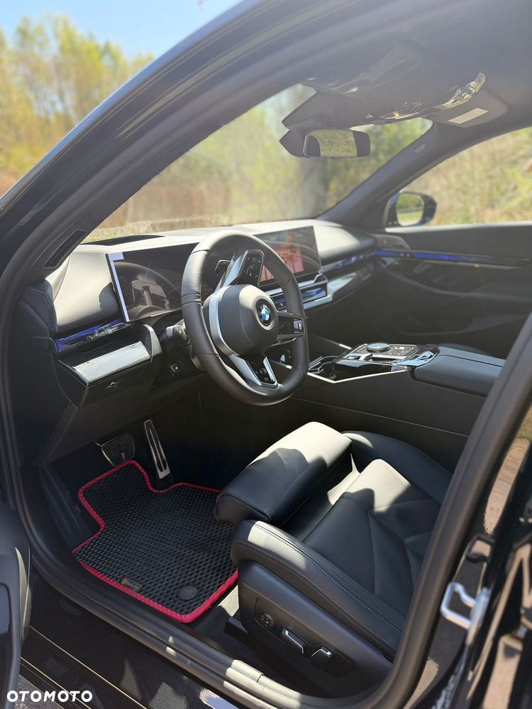 BMW Seria 5 540d xDrive mHEV M Sport - 11
