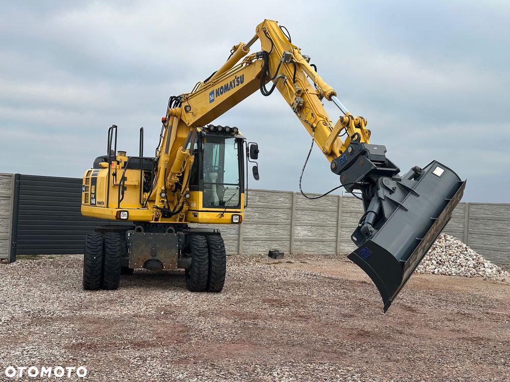 Komatsu /  PW 148-8 / - 15