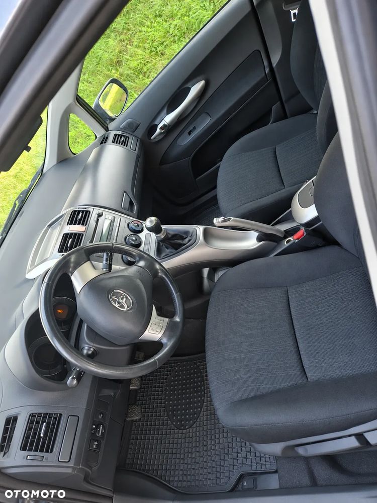 Toyota Auris 1.6 VVT-i Premium - 5