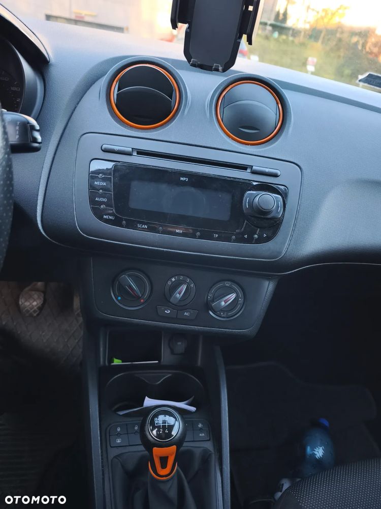 Seat Ibiza SC 1.6 16V Reference - 6