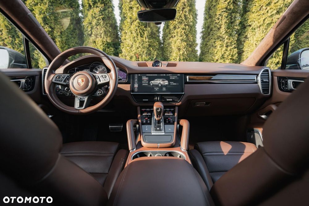 Porsche Cayenne Turbo - 12