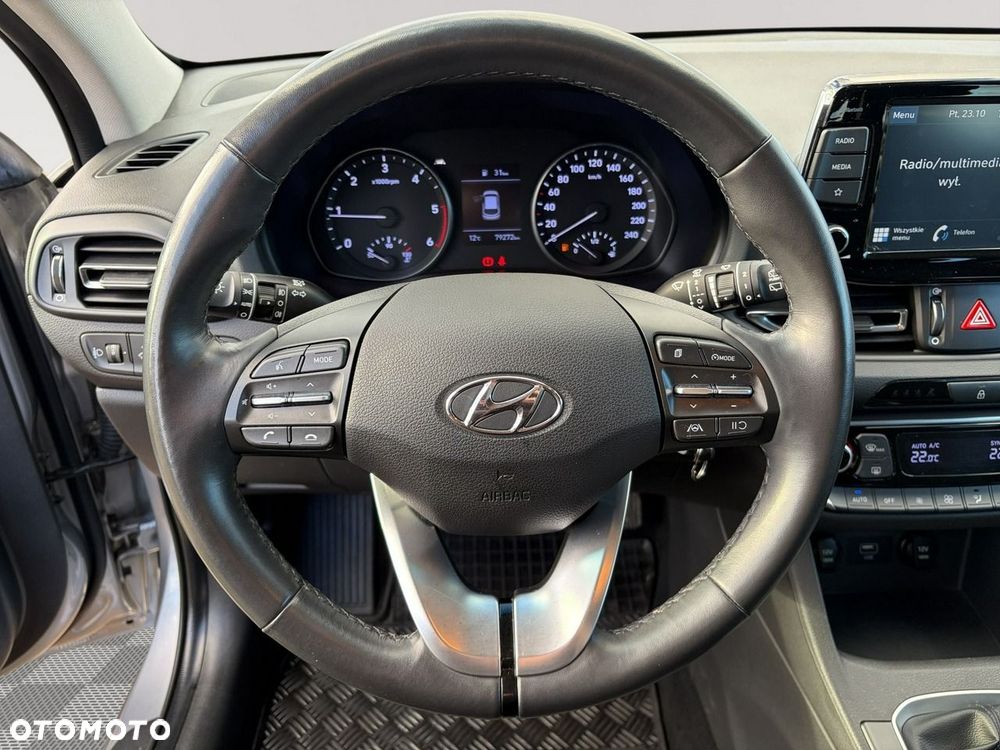 Hyundai i30 1.6 D Comfort - 14