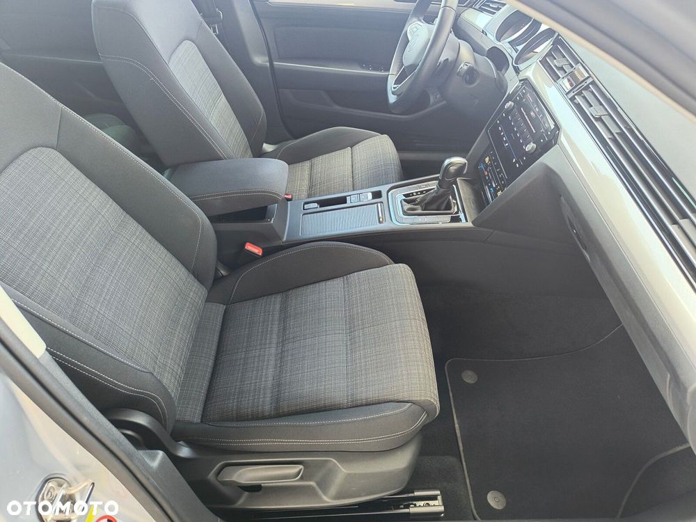 Volkswagen Passat 2.0 TDI EVO Business DSG - 17