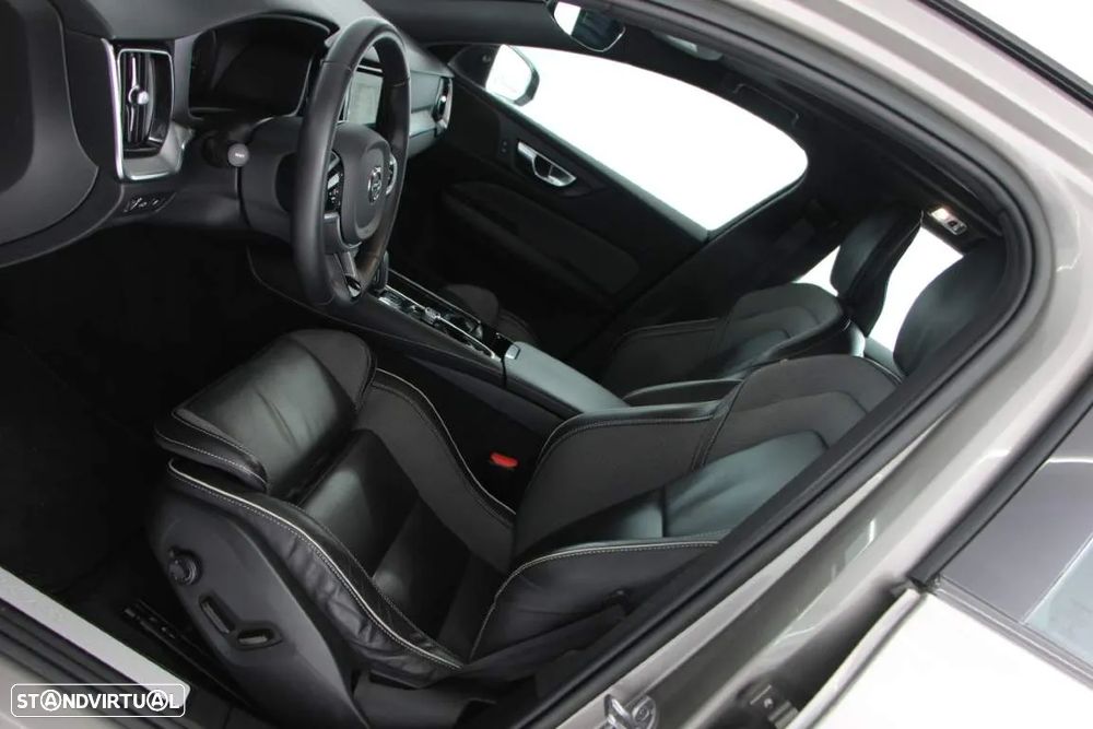 Volvo V60 2.0 T6 AWD TE R-Design - 28