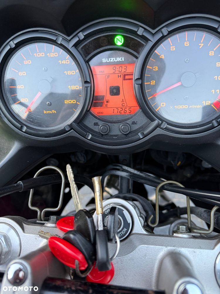 Suzuki V-STROM - 14
