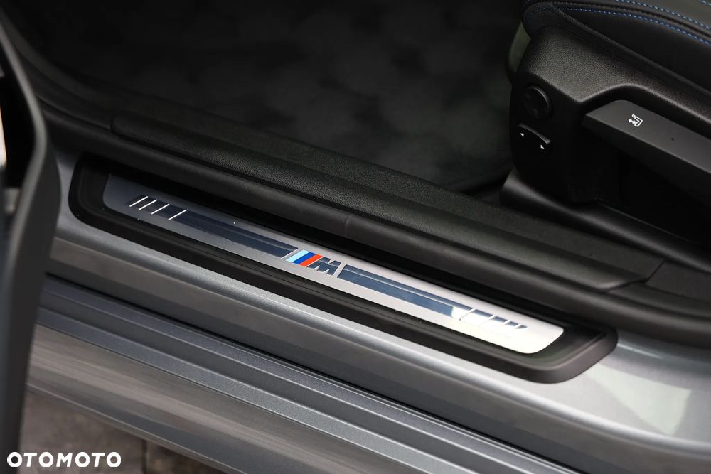 BMW Seria 3 330i xDrive M Sport - 15