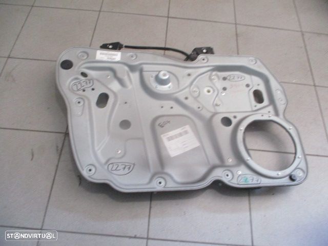 Elevador Sem Motor 1T1837729AE 1T0837755H VW TOURAN  1T FASE 1 2005 1.9TDI 105CV 5P PRETO FE VW TOURAN 2005 2.0TDI 140CV 5P CINZA FE - 1