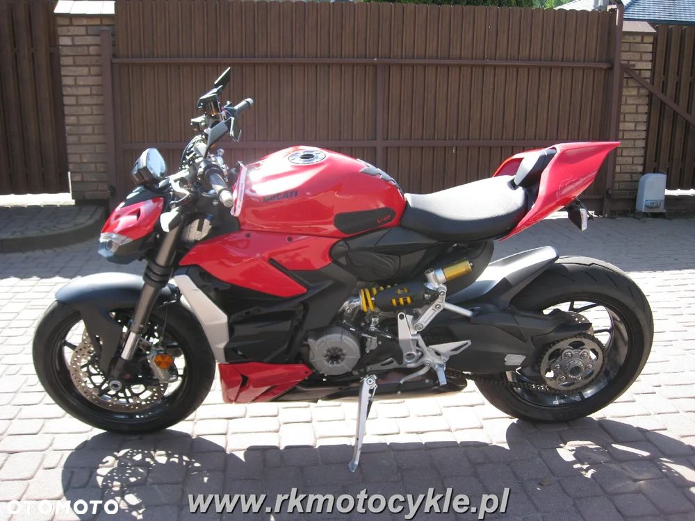 Ducati Streetfighter V2 - 6