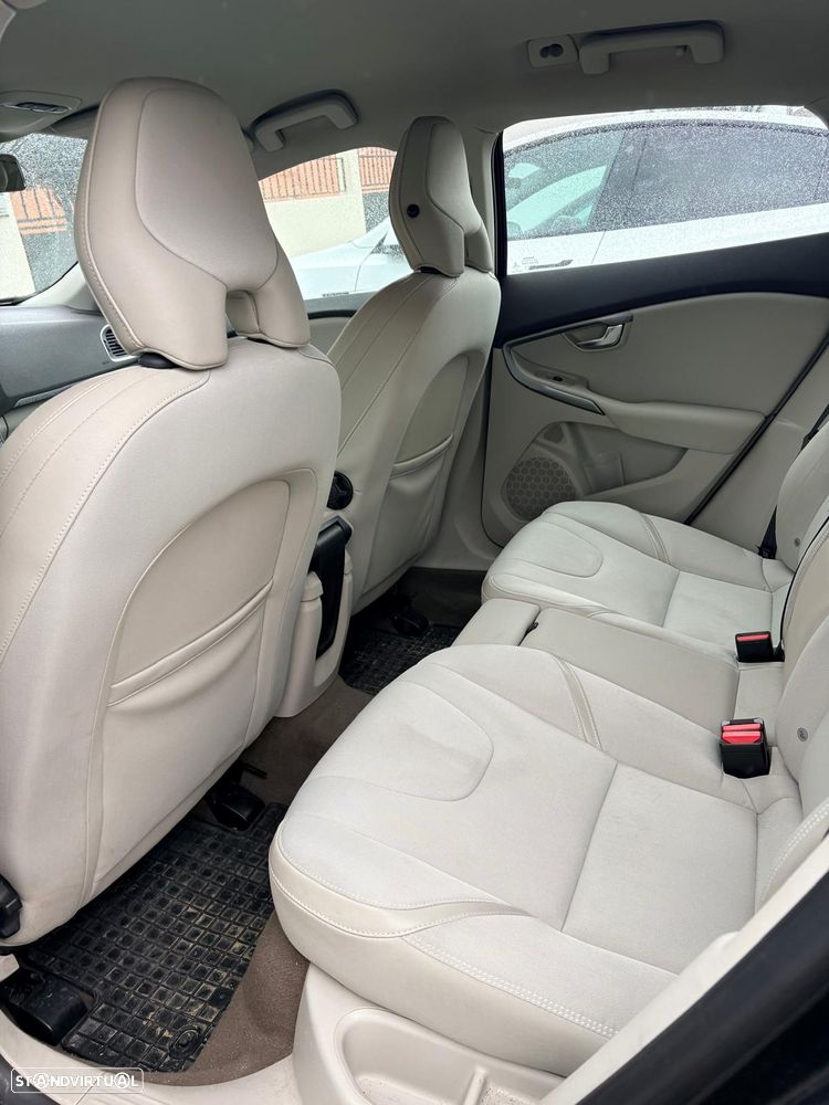 Volvo V40 Cross Country D2 Powershift Momentum - 7