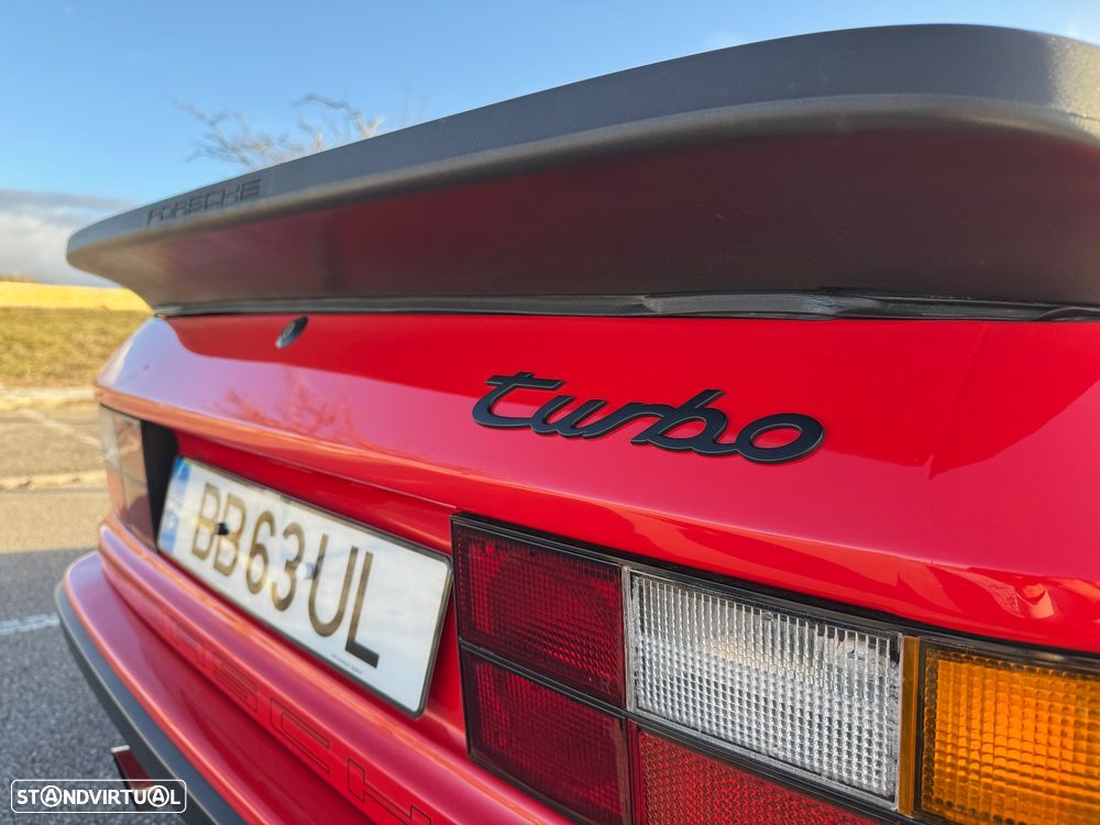 Porsche 944 Turbo S - 17