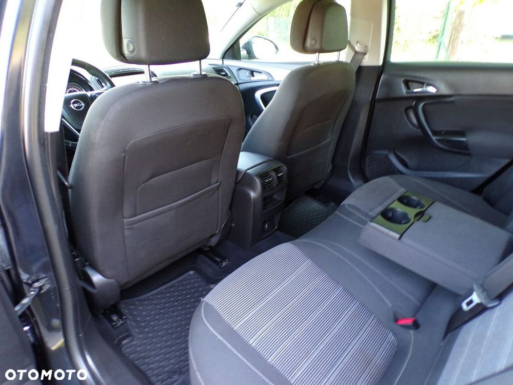 Opel Insignia - 28
