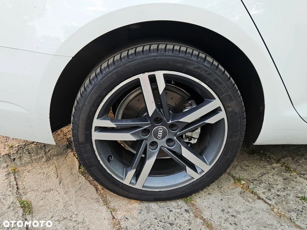 Audi A4 Avant 2.0 TDI Sport S tronic - 19