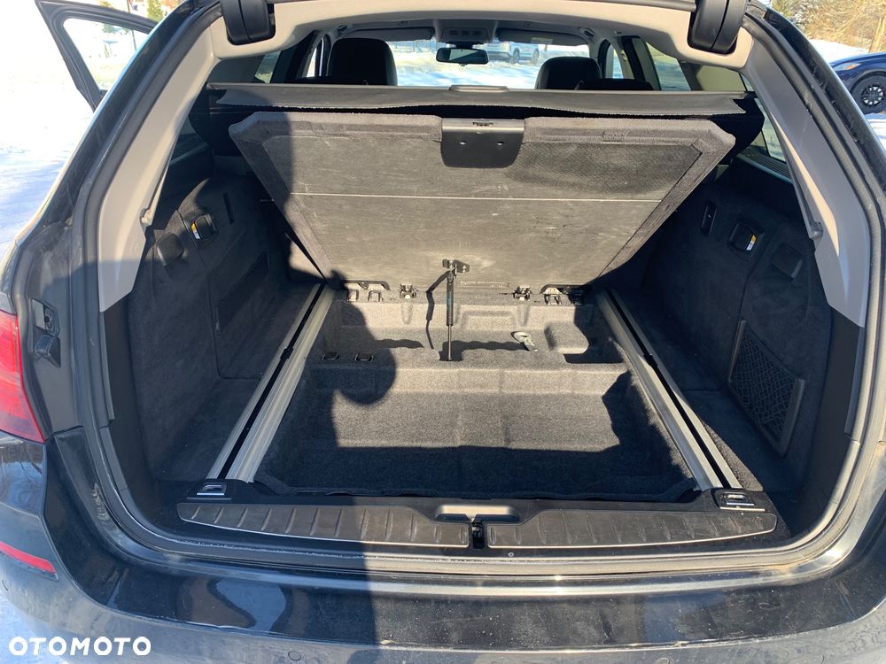 BMW Seria 5 520d xDrive - 5