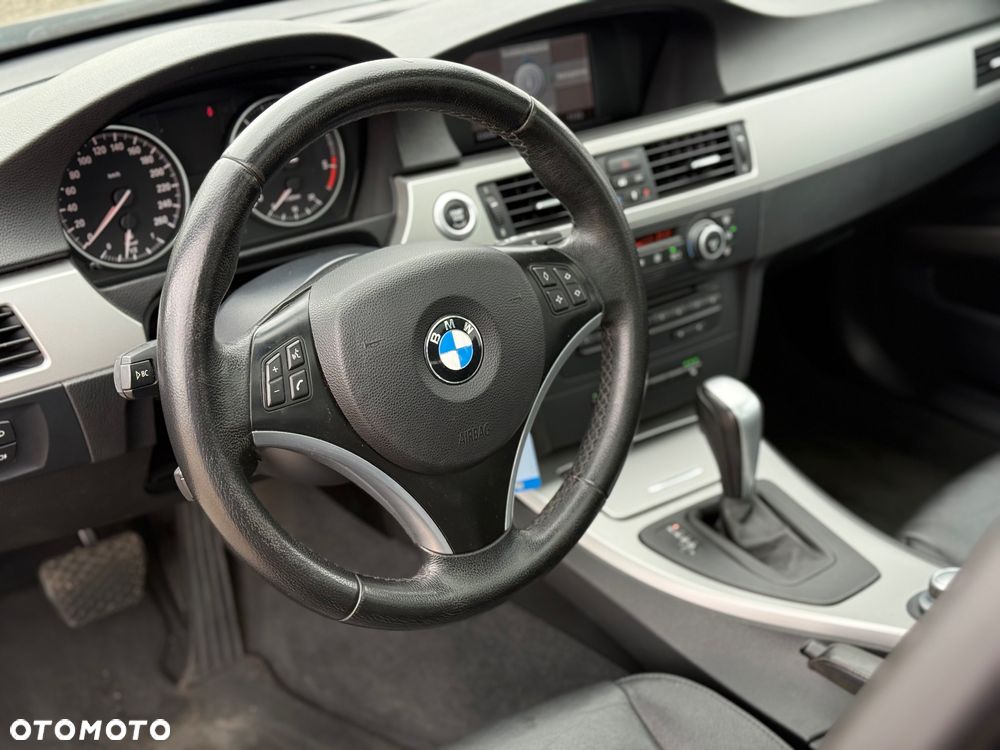 BMW Seria 3 320d DPF - 32