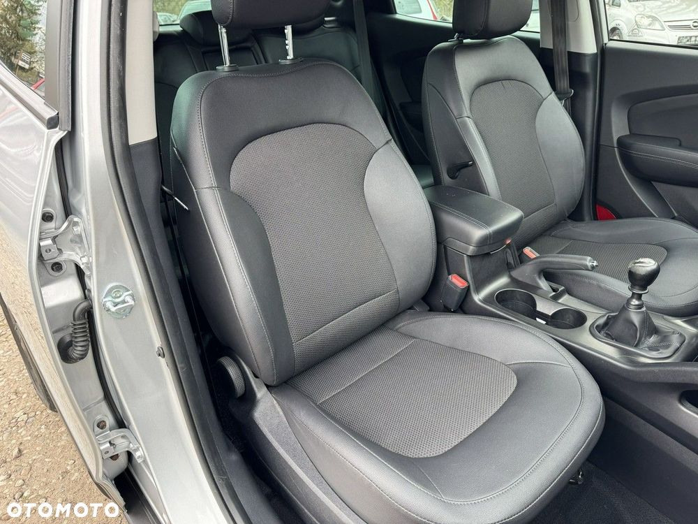 Hyundai ix35 - 15