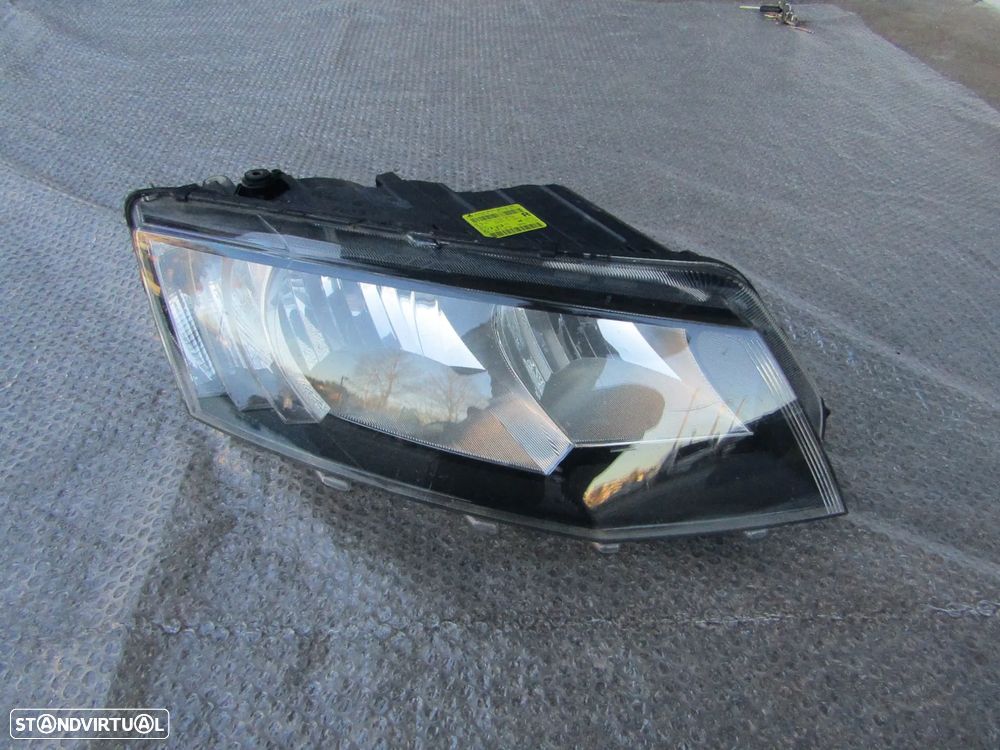 Farol skoda octavia ( ver descrição) lado direito - 1