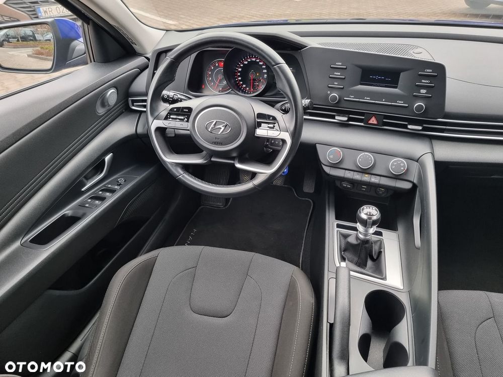 Hyundai Elantra 1.6 Modern - 28