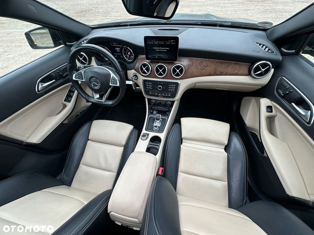 Mercedes-Benz GLA AMG 45 4Matic AMG Speedshift 7G-DCT - 31