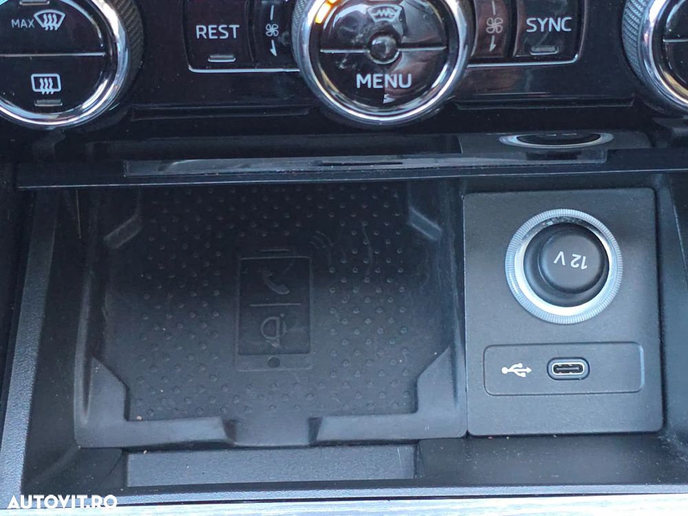 Skoda Superb 2.0 TDI DSG Premium Edition - 37