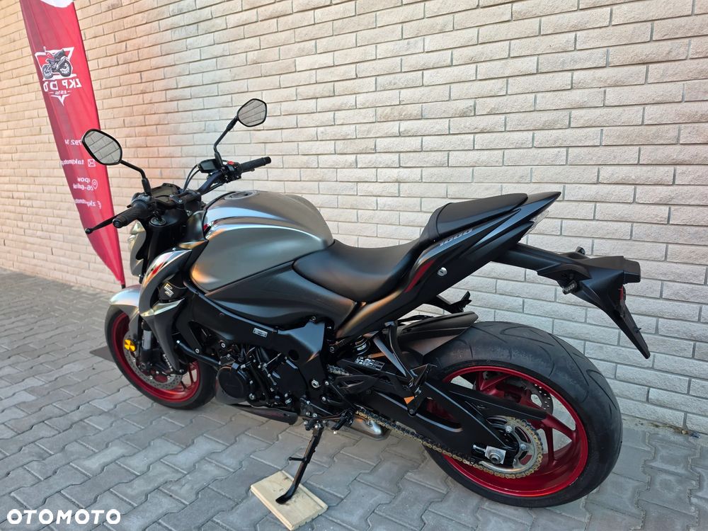 Suzuki GSX - 14