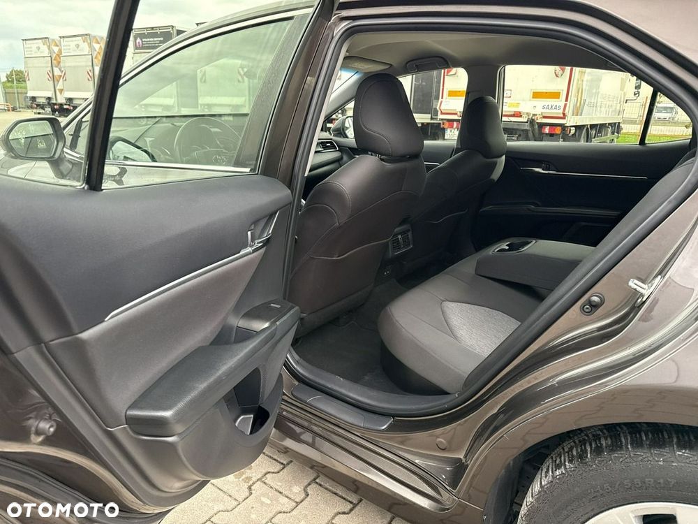 Toyota Camry 2.5 Hybrid Comfort CVT - 14