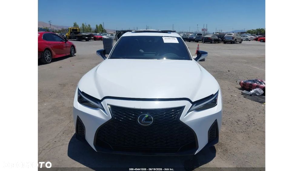 Lexus IS - 2