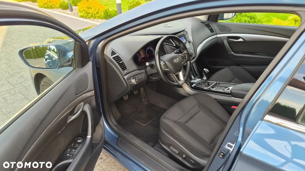Hyundai i40 Kombi blue 1.6 Family+ - 7