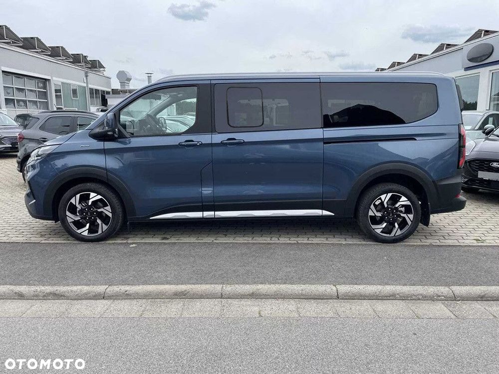 Ford Tourneo Custom - 8