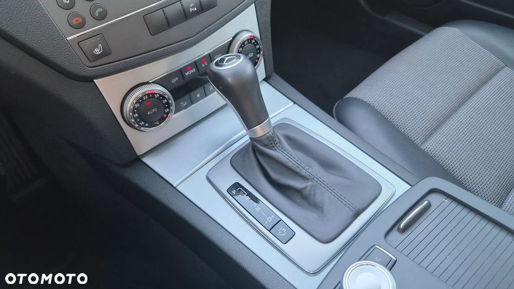 Mercedes-Benz Klasa C 180 CGI Automatik BlueEFFICIENCY Avantgarde - 20