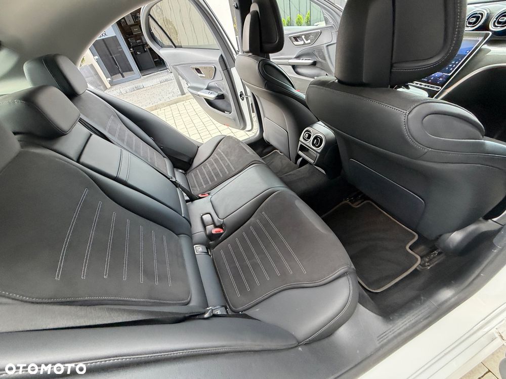 Mercedes-Benz Klasa C 300 mHEV 4-Matic AMG - 12