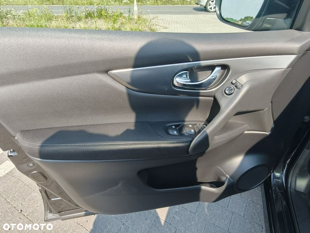 Nissan Qashqai - 25