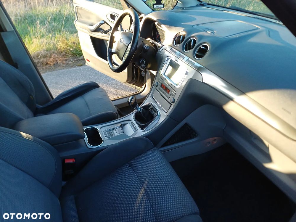 Ford S-Max - 10