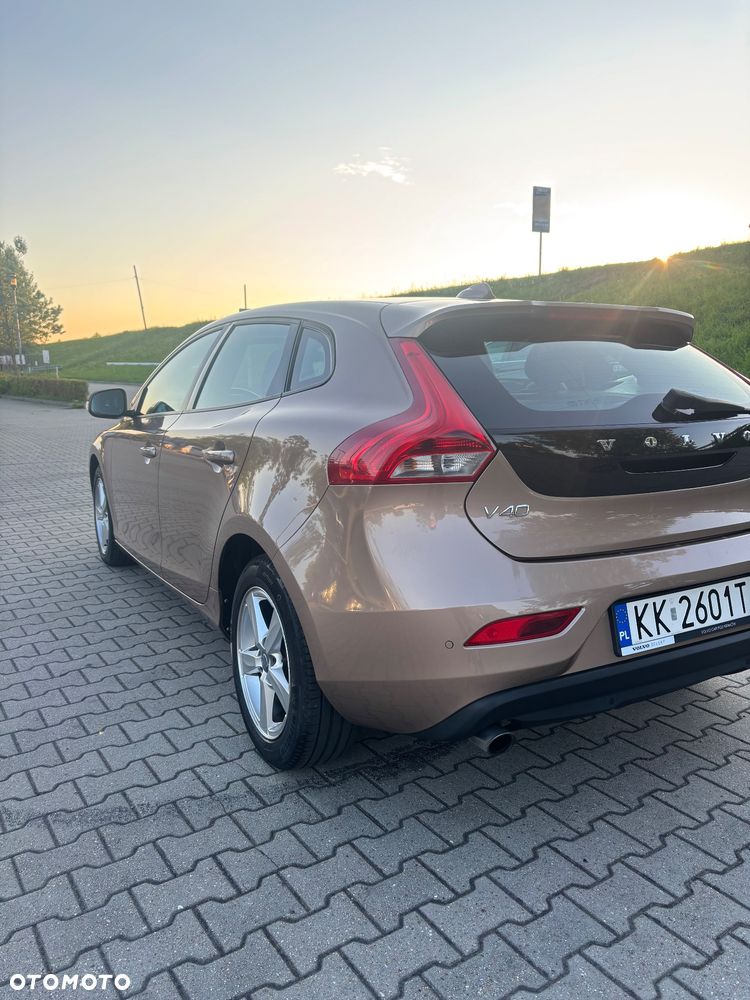 Volvo V40 T4 Momentum - 3