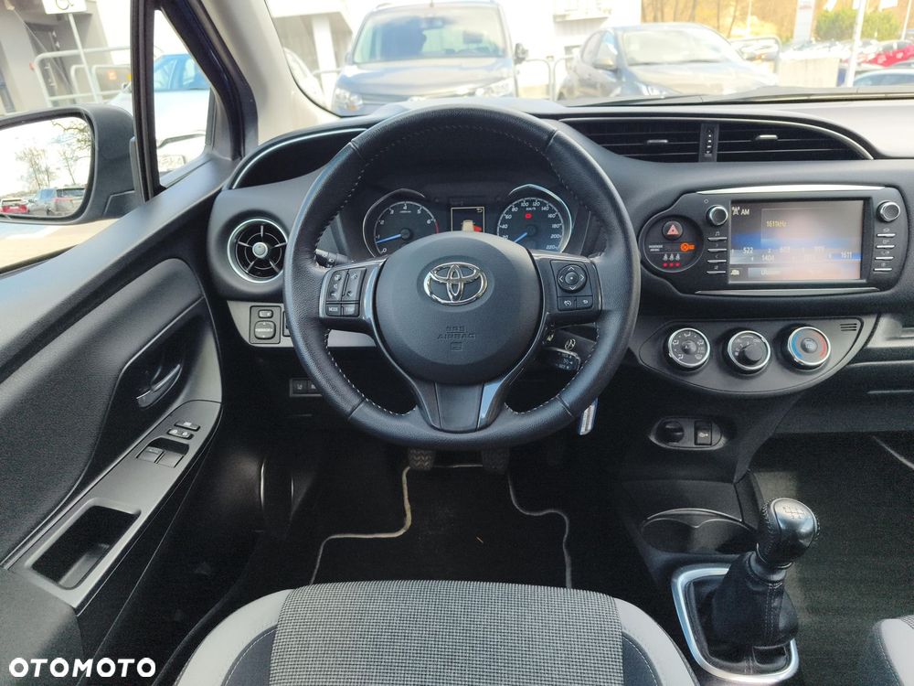 Toyota Yaris - 12
