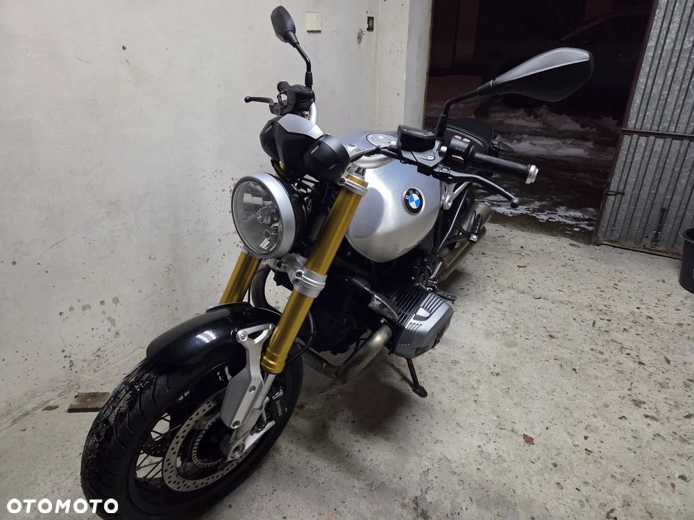 BMW R - 8