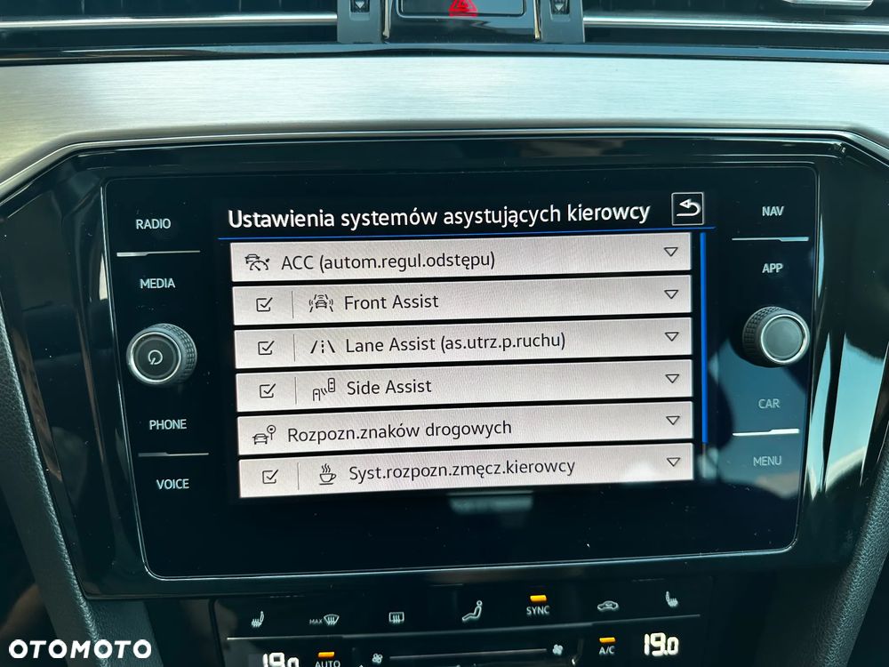 Volkswagen Passat 2.0 TDI Elegance DSG - 23