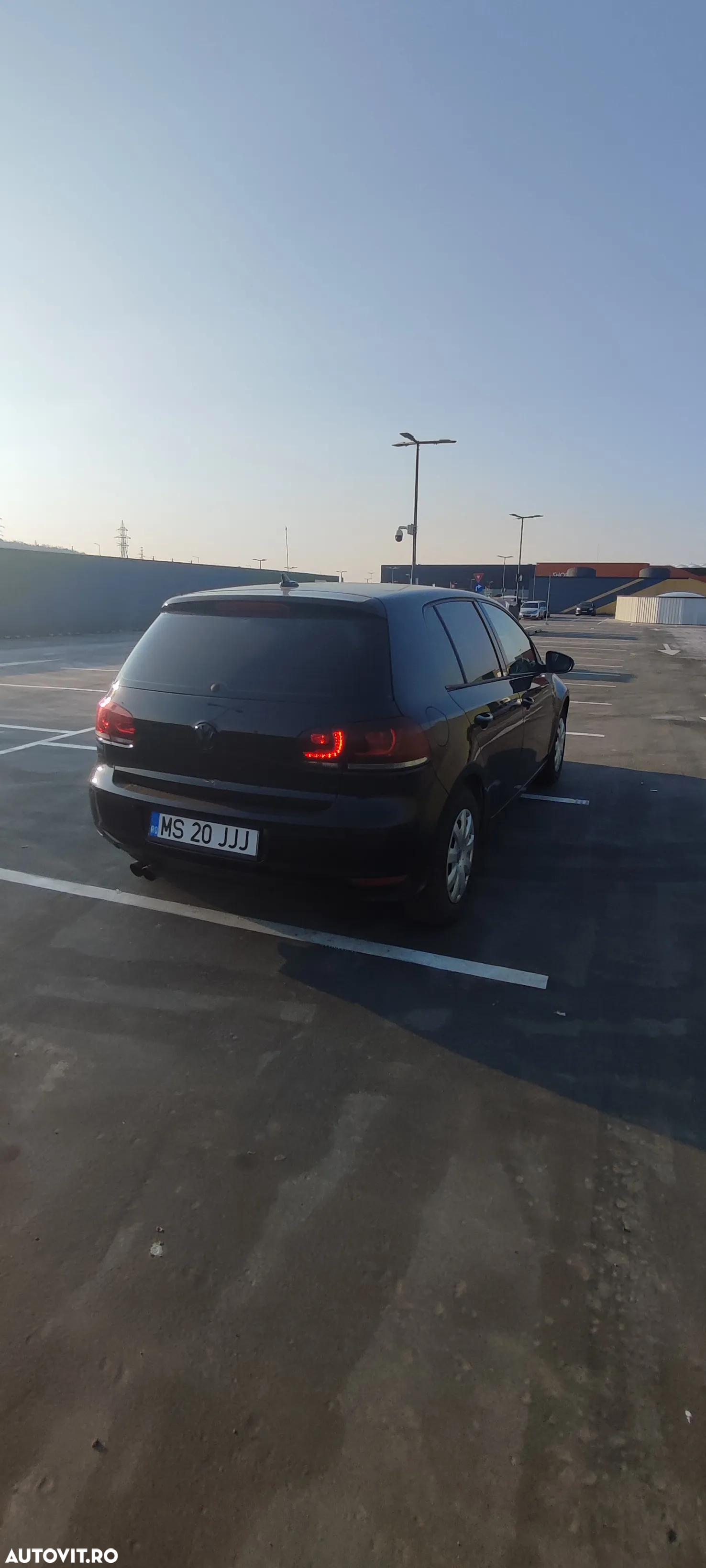 Volkswagen Golf 2.0 TDI DPF Highline - 5
