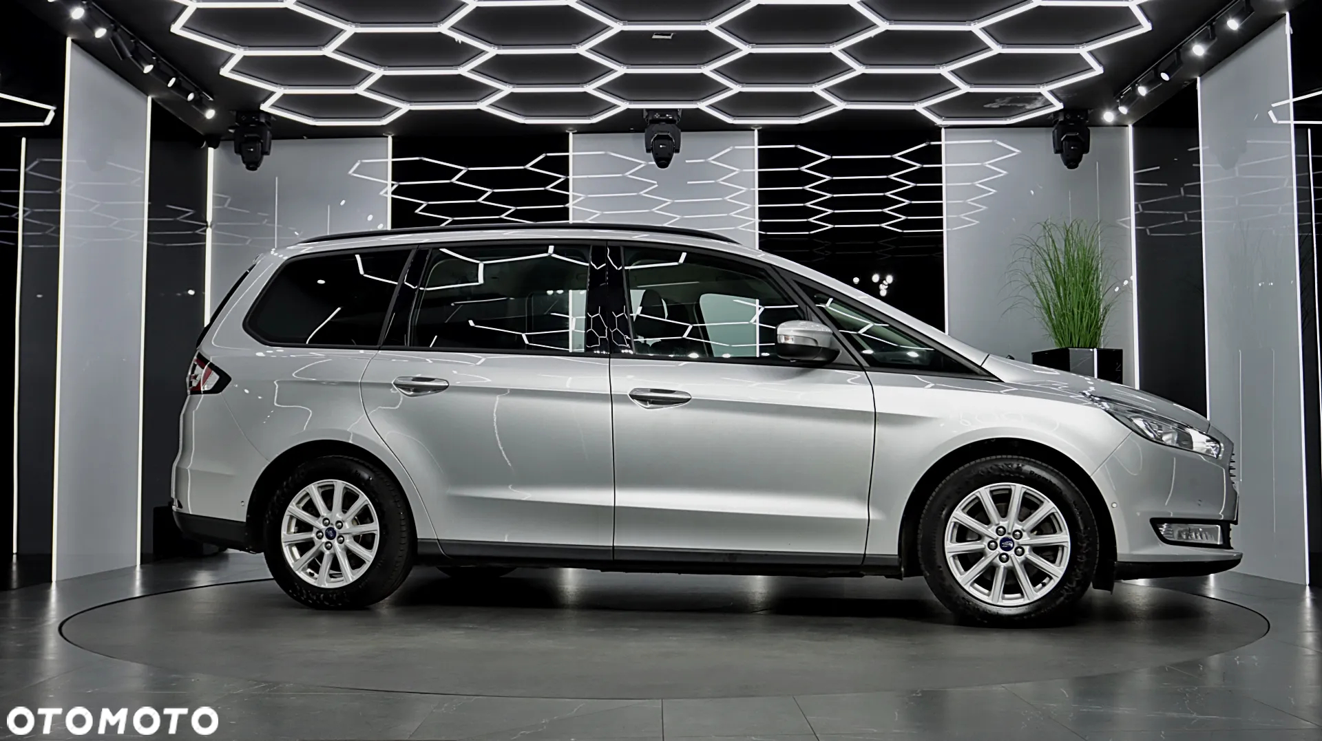 Ford Galaxy - 10
