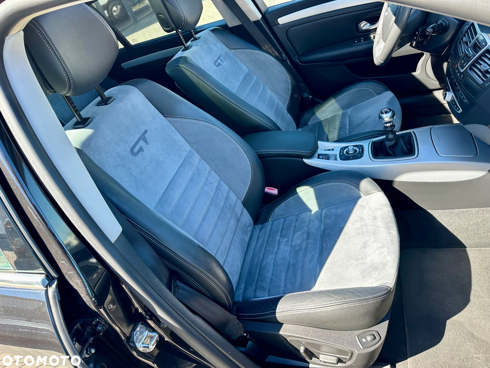 Renault Laguna Grandtour 2.0 dCi FAP GT - 23